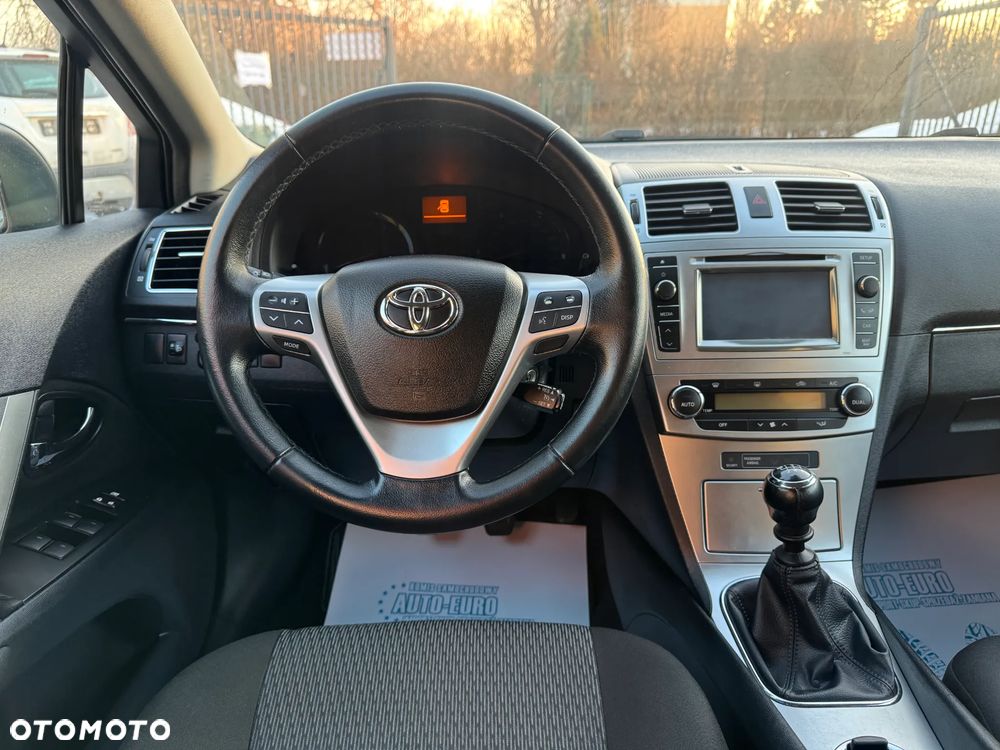 Toyota Avensis 1.6 Comfort - 17