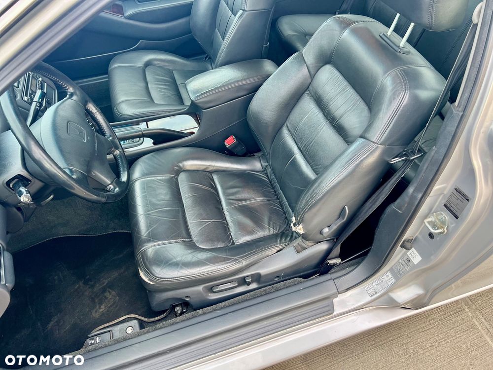 Honda Accord 2.0 ES - 12