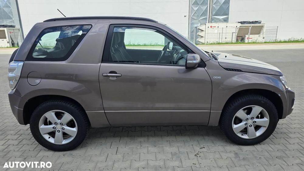 Suzuki Grand Vitara 1.9 DDiS Black&White DPF - 7