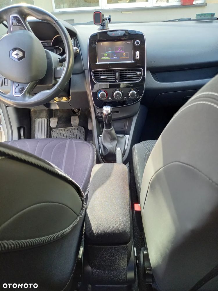 Renault Clio - 17