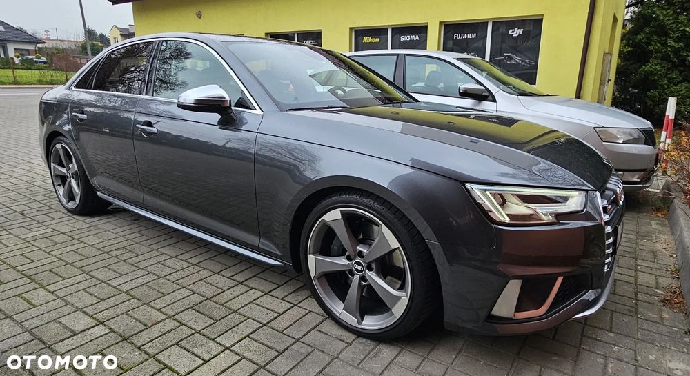 Audi S4 Limousine - 1