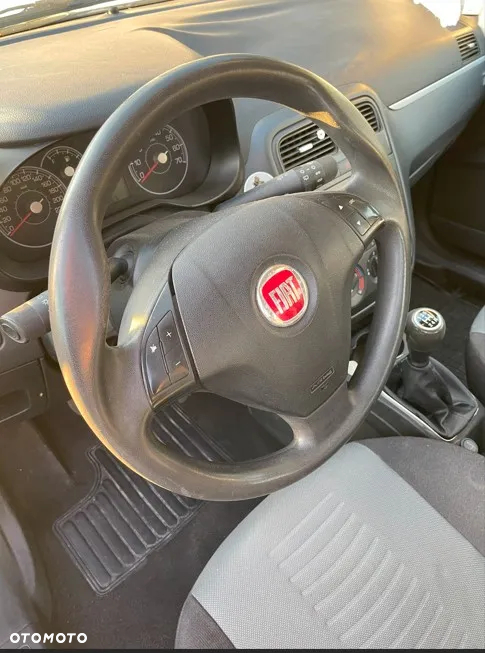 Fiat Grande Punto - 9