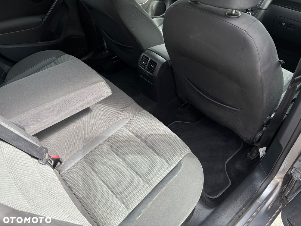 Volkswagen Golf 1.6 TDI DPF BlueMotion Technology Comfortline - 18