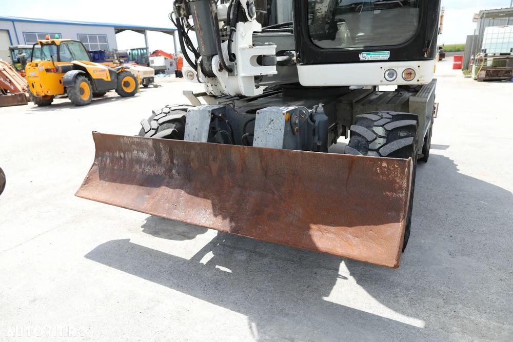 Liebherr A910 Compact - 7