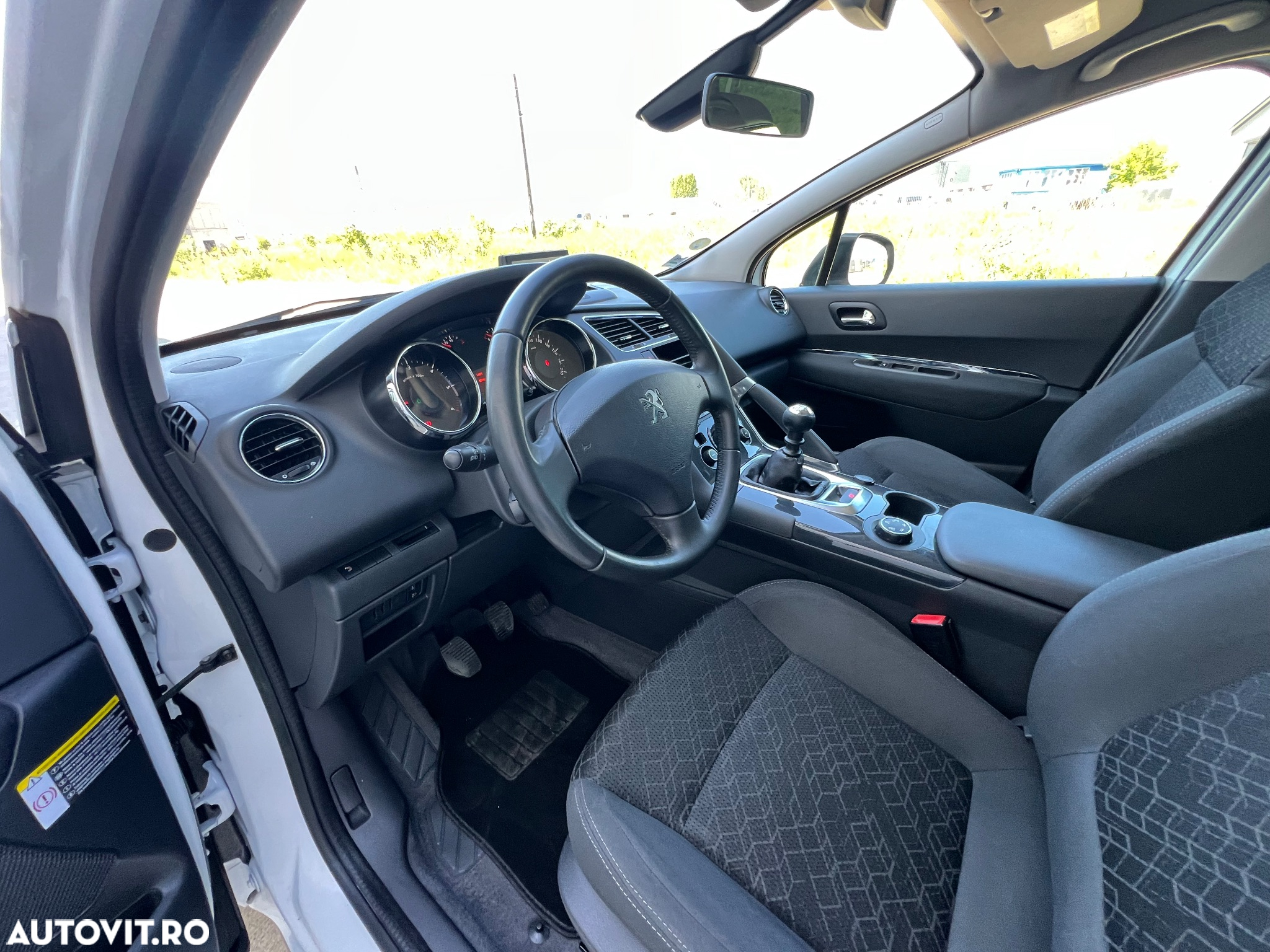 Peugeot 3008 1.6 HDI Confort Pack - 18