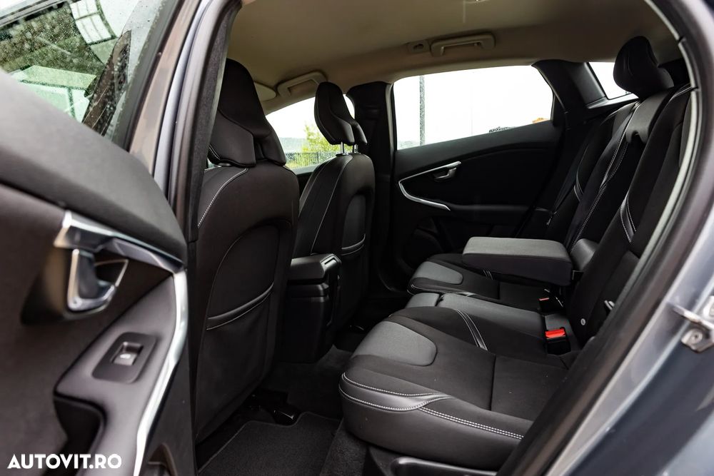 Volvo V40 D2 Momentum - 16