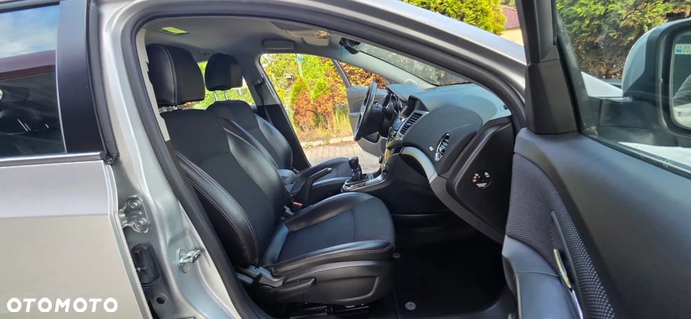 Chevrolet Cruze 1.8 LTZ - 34
