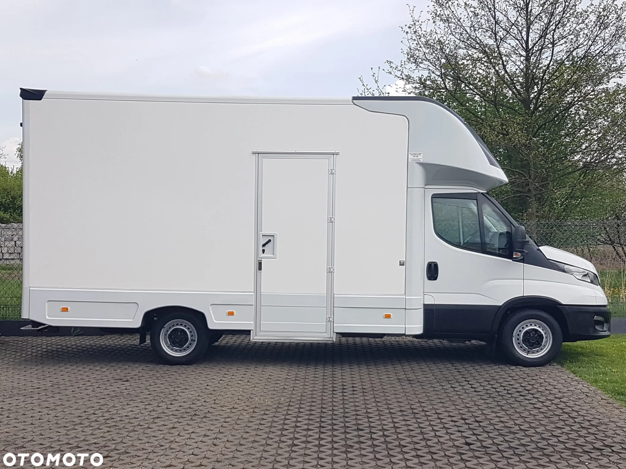 Iveco DAILY KONTENER NISKOPODŁOGOWY 4,43x2,23x2,42 SKLEP FOODTRUCK BAR KLIMA KONIOWÓZ KAMPER - 12