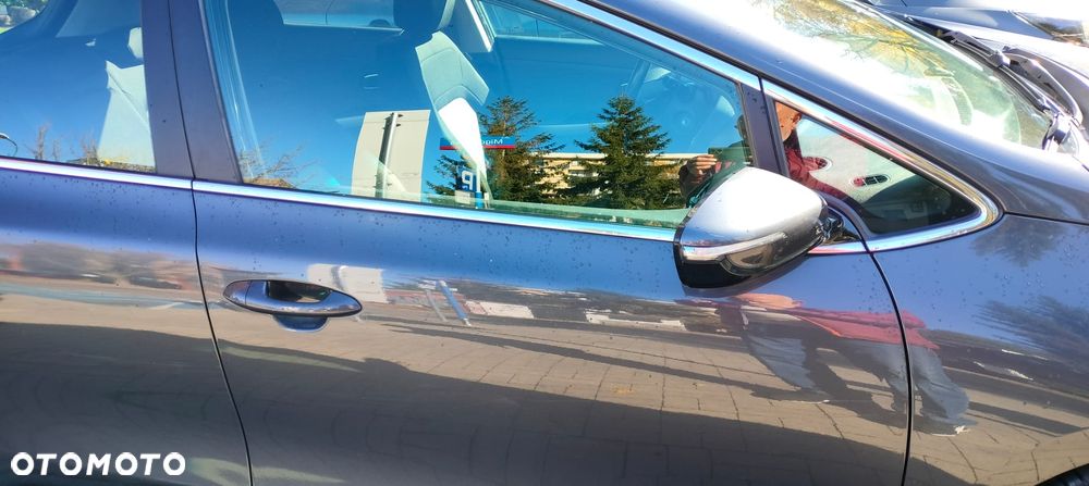 Kia Ceed - 4
