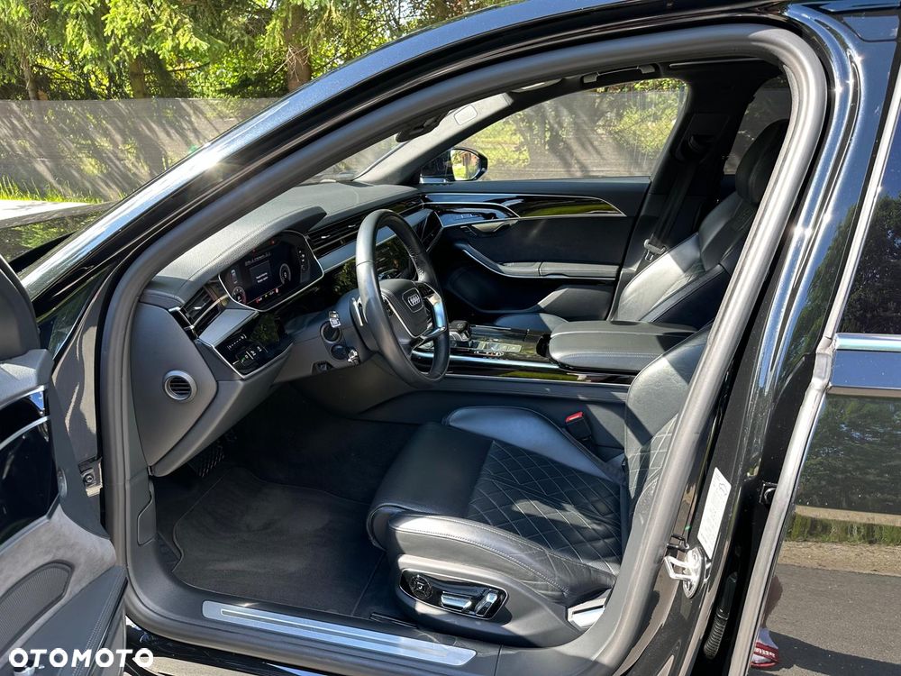 Audi A8 - 8