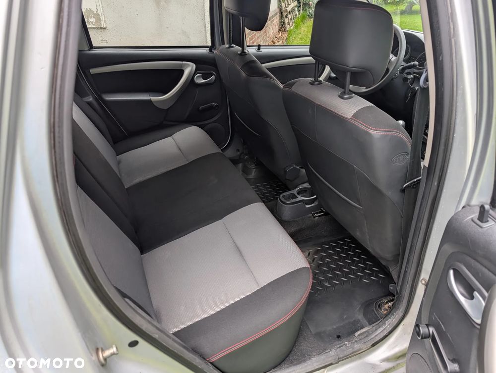 Dacia Duster 1.5 dCi Laureate 4x4 - 14