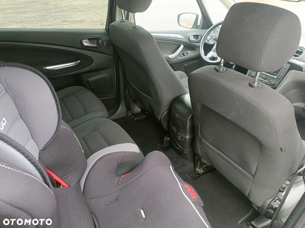 Ford S-Max - 12