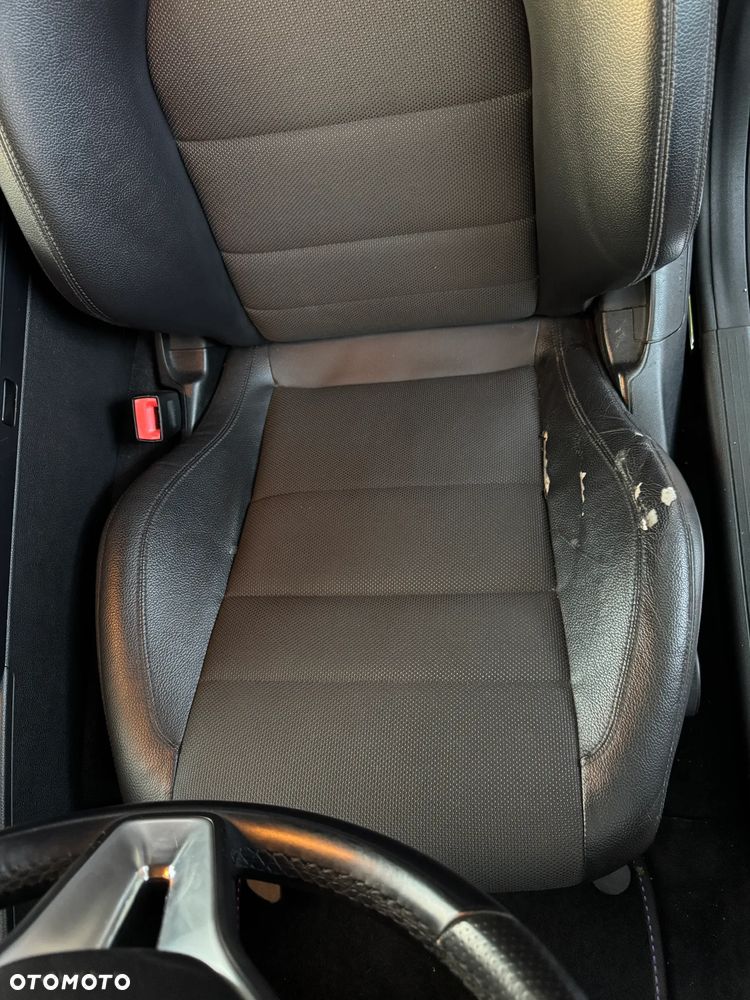 Mercedes-Benz Klasa C 180 BlueEFFICIENCY - 34