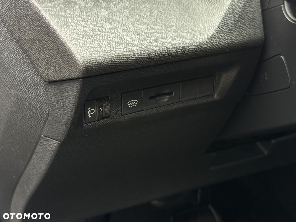 Peugeot 308 1.5 BlueHDi Allure Pack S&S EAT8 - 23