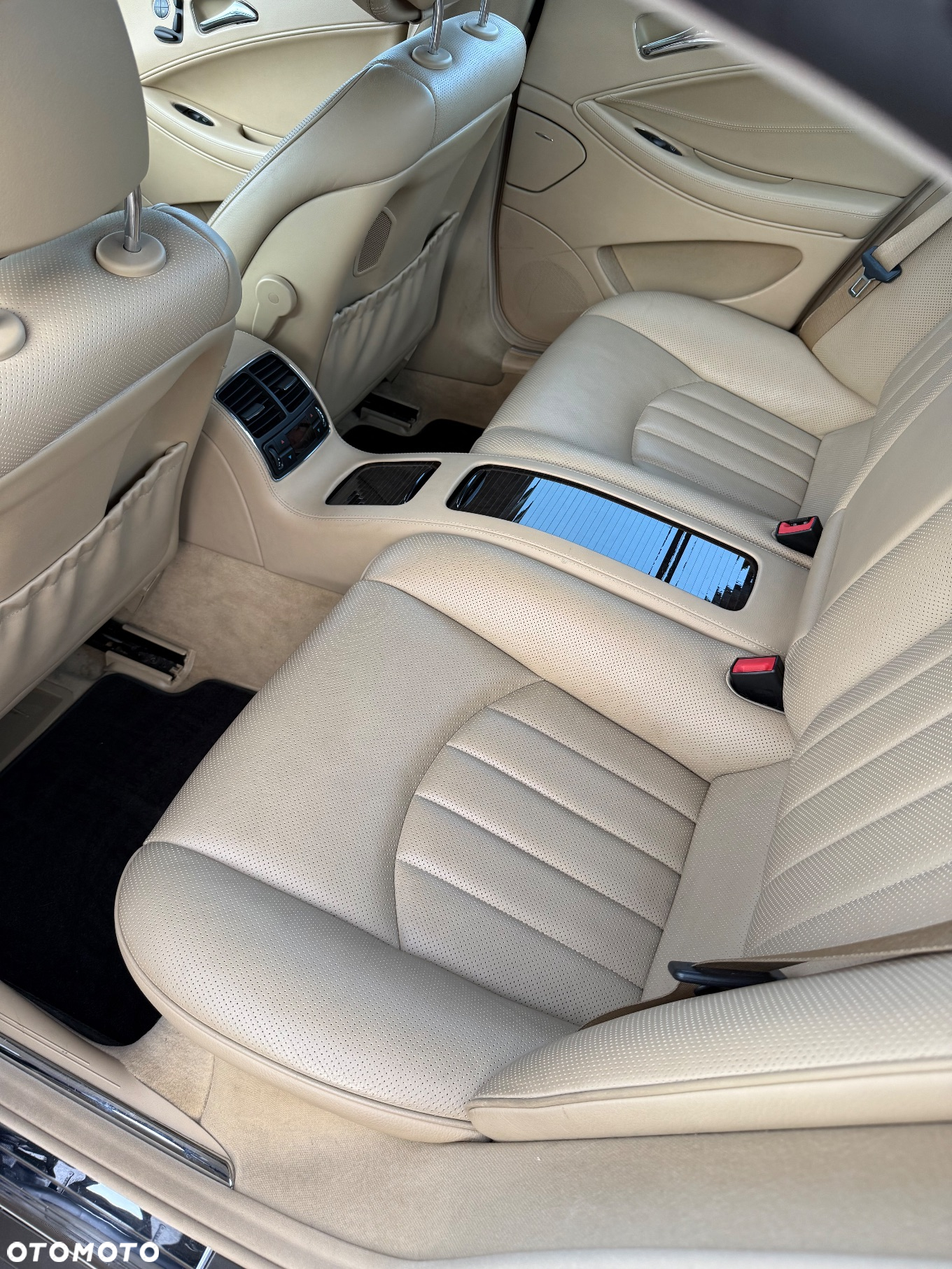 Mercedes-Benz CLS - 14