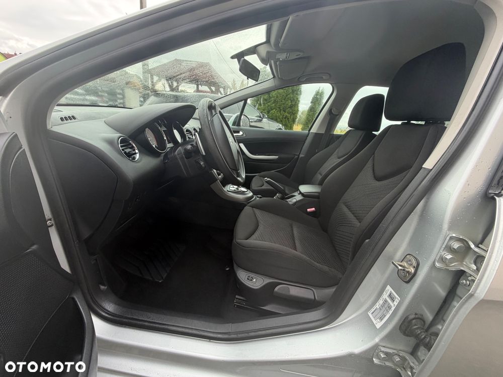 Peugeot 308 e-HDi FAP 115 Stop&Start EGS6 Business Line Niveau 1 - 5