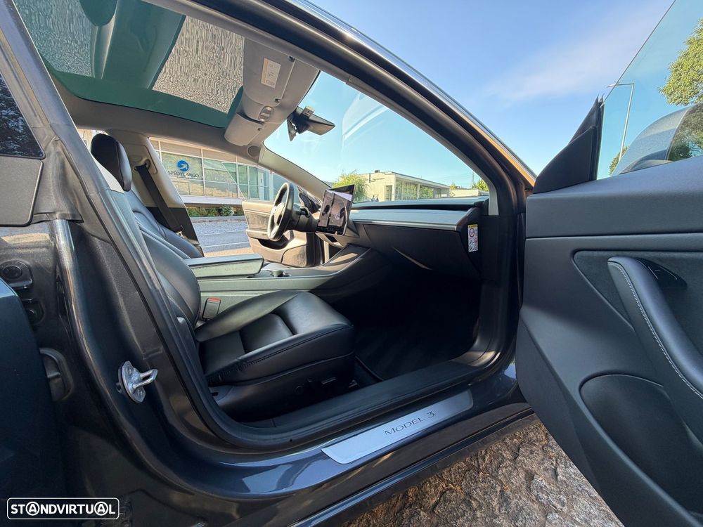 Tesla Model 3 Long Range AWD Dual Motor — fotografia 8
