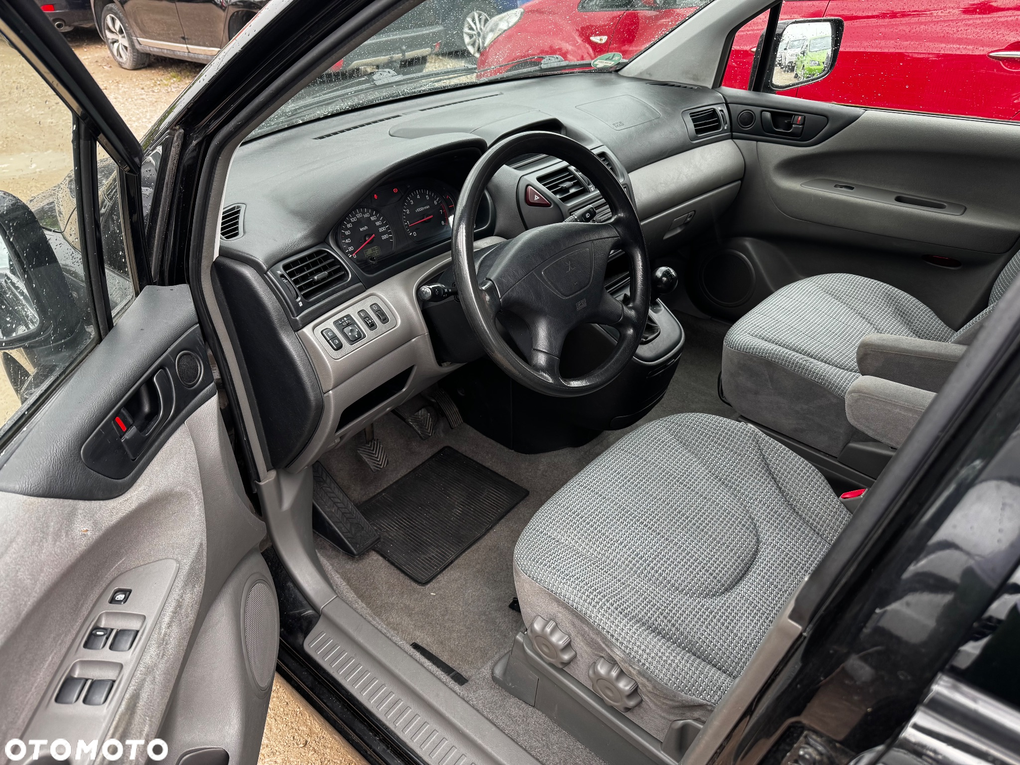 Mitsubishi Space Wagon 2.0 Cool - 21