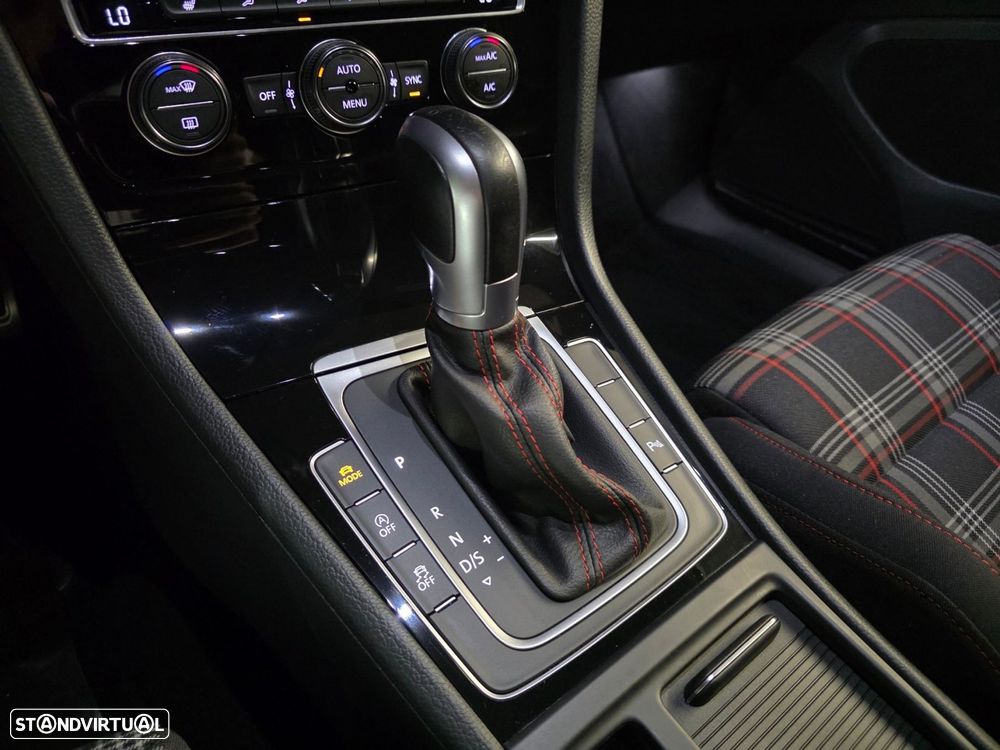 VW Golf 2.0 TSI GTI DSG Performance - 17
