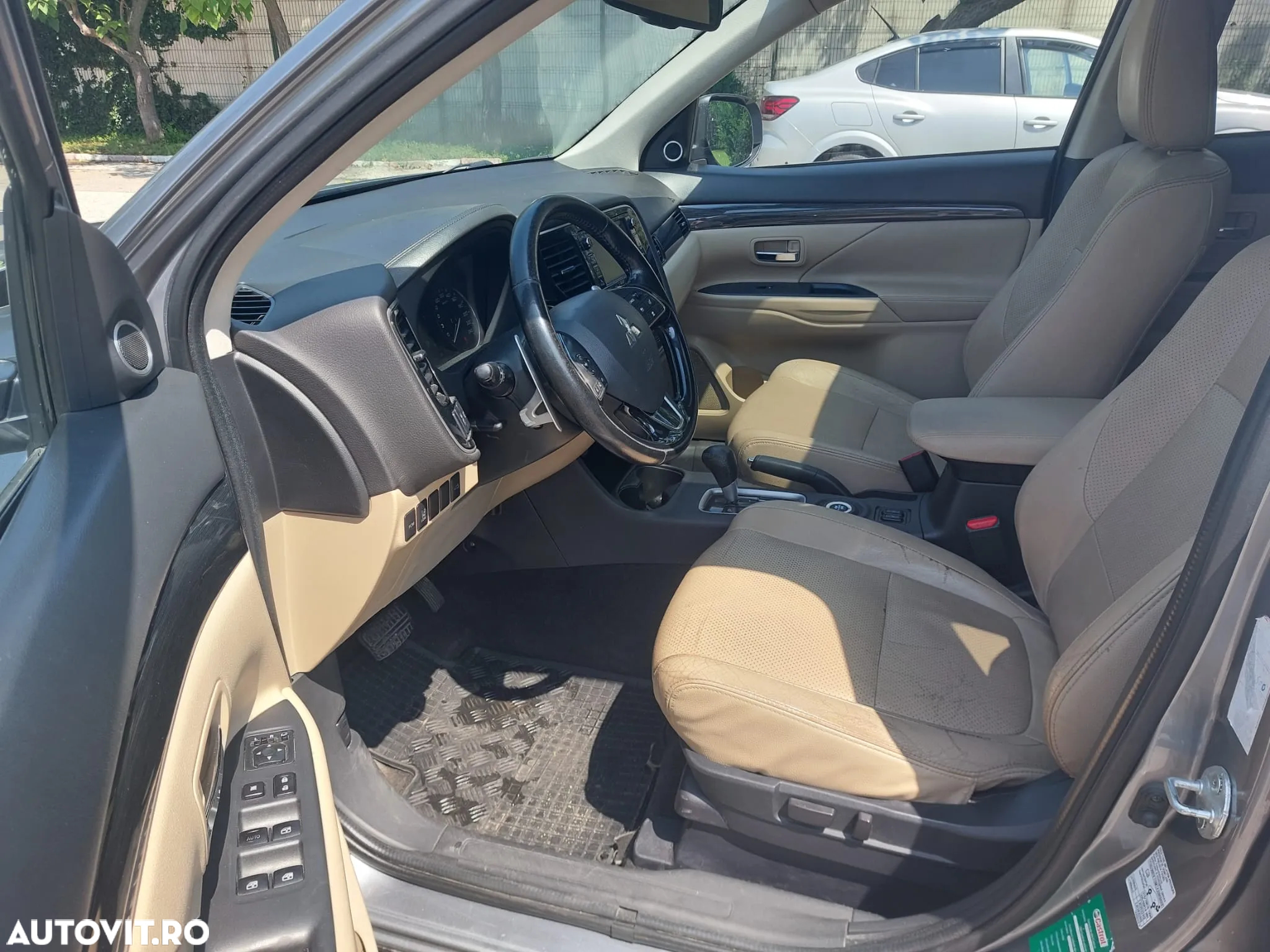 Mitsubishi Outlander 2.2 Litre DI-D AWD Intense Aut. - 28
