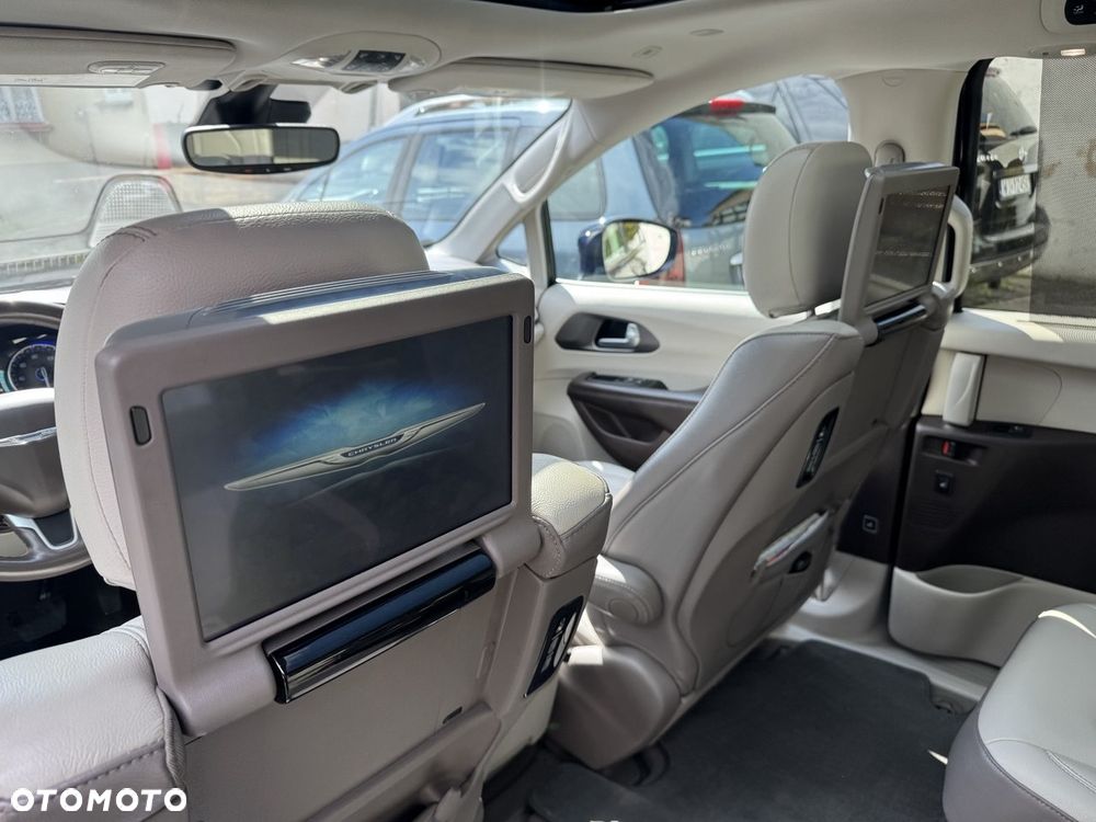 Chrysler Pacifica - 13