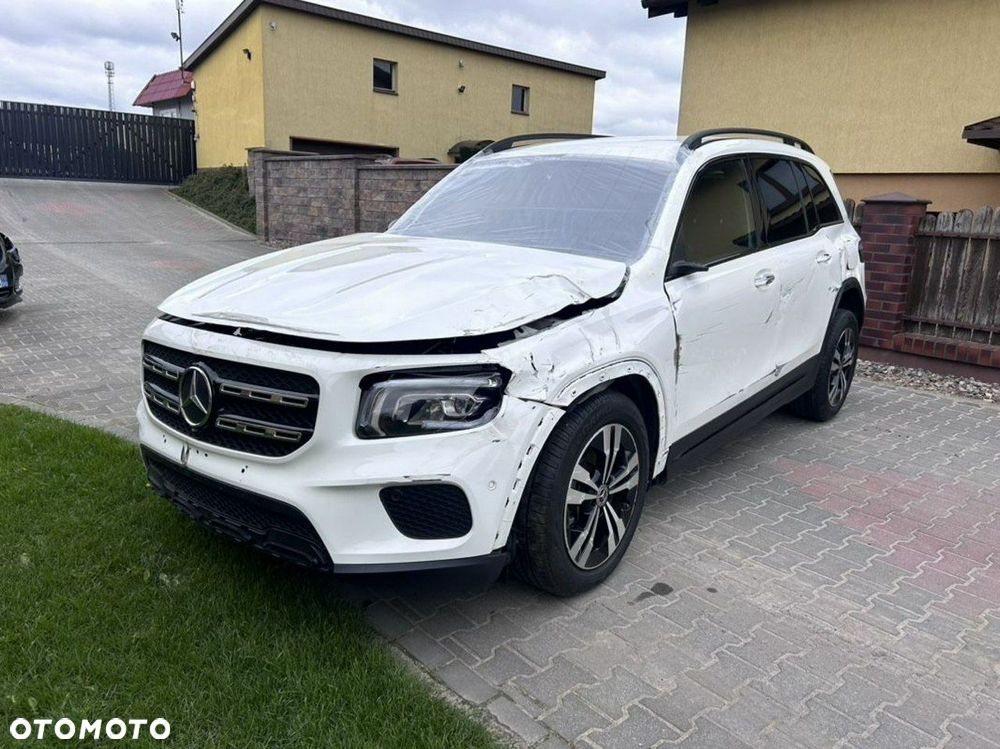 Mercedes-Benz GLB - 1