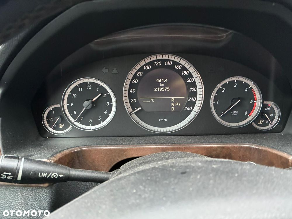 Mercedes-Benz Klasa E 350 CDI DPF 4Matic BlueEFFICIENCY 7G-TRONIC Avantgarde - 6