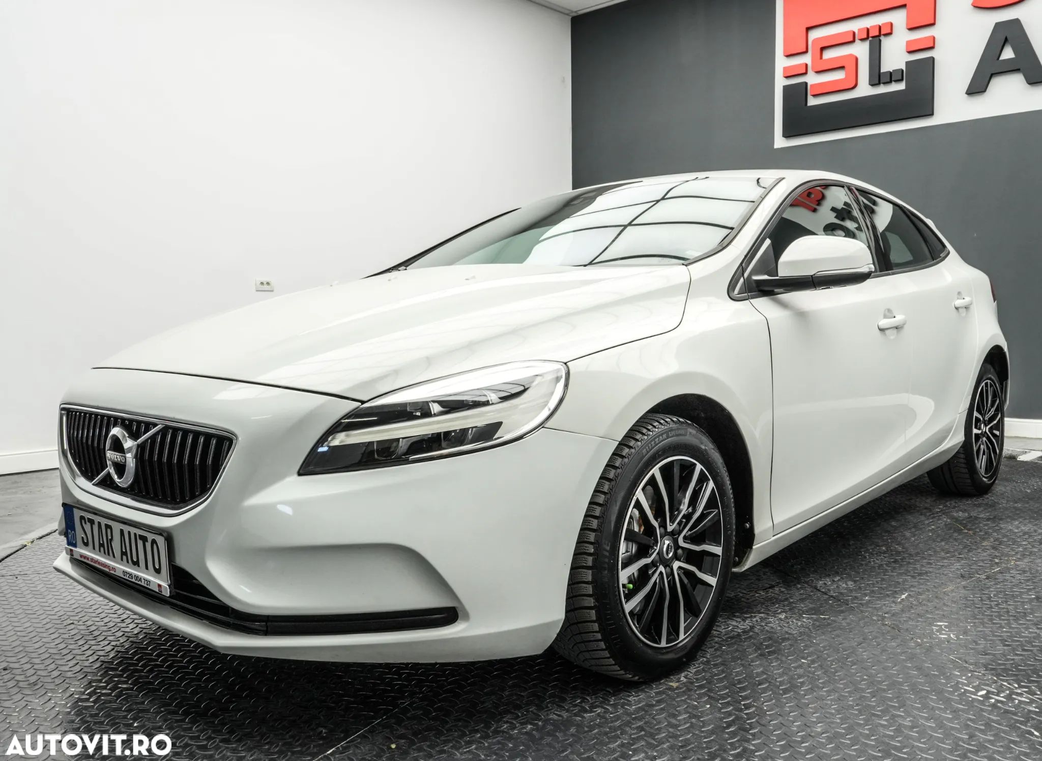 Volvo V40 D3 Aut. Momentum - 1