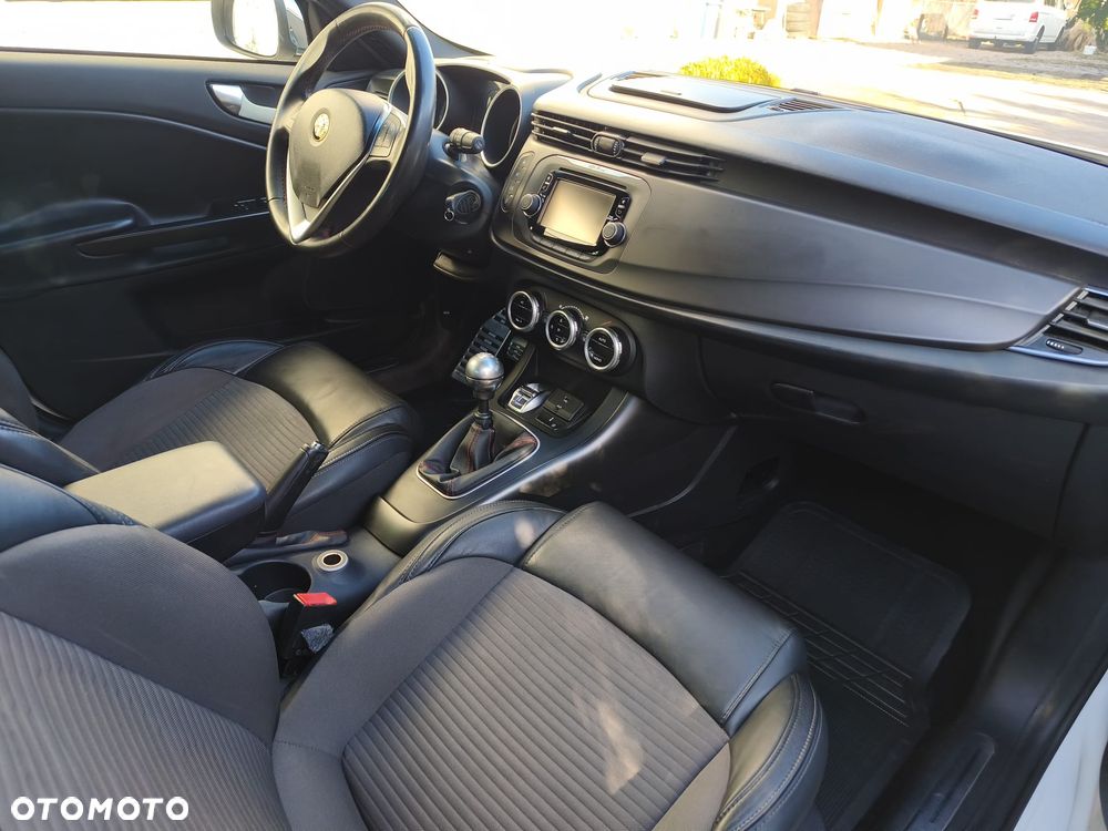 Alfa Romeo Giulietta 2.0 JTDM Exclusive - 17