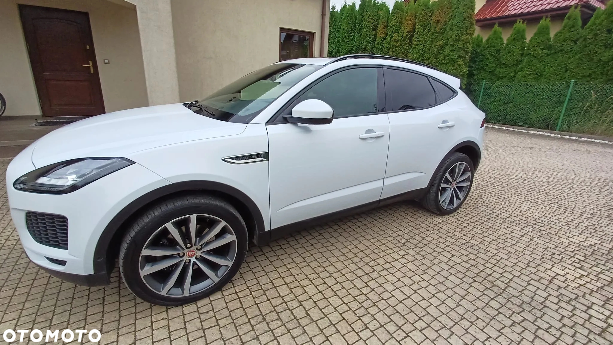 Jaguar E-Pace 2.0 i4D AWD SE - 9