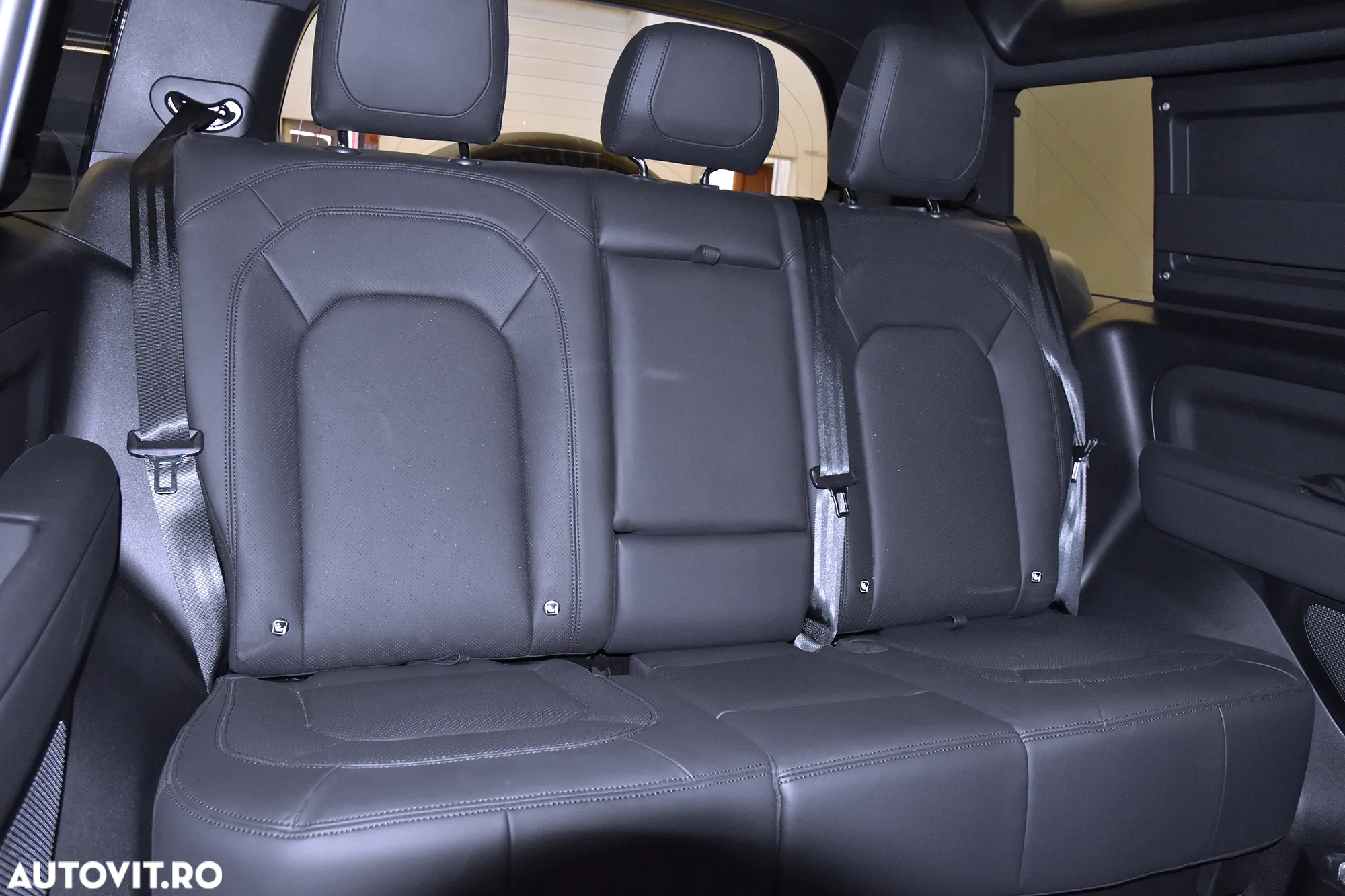 Land Rover Defender 90 5.0 V8 - 12