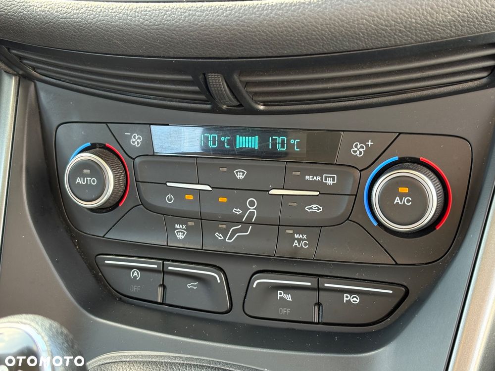 Ford Kuga 1.5 EcoBoost 2x4 Titanium - 19