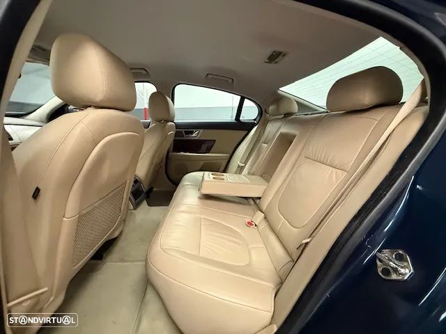 Jaguar XF 2.7 V6 Diesel Luxury - 6
