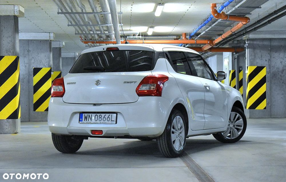 Suzuki Swift 1.2 Premium Plus - 3