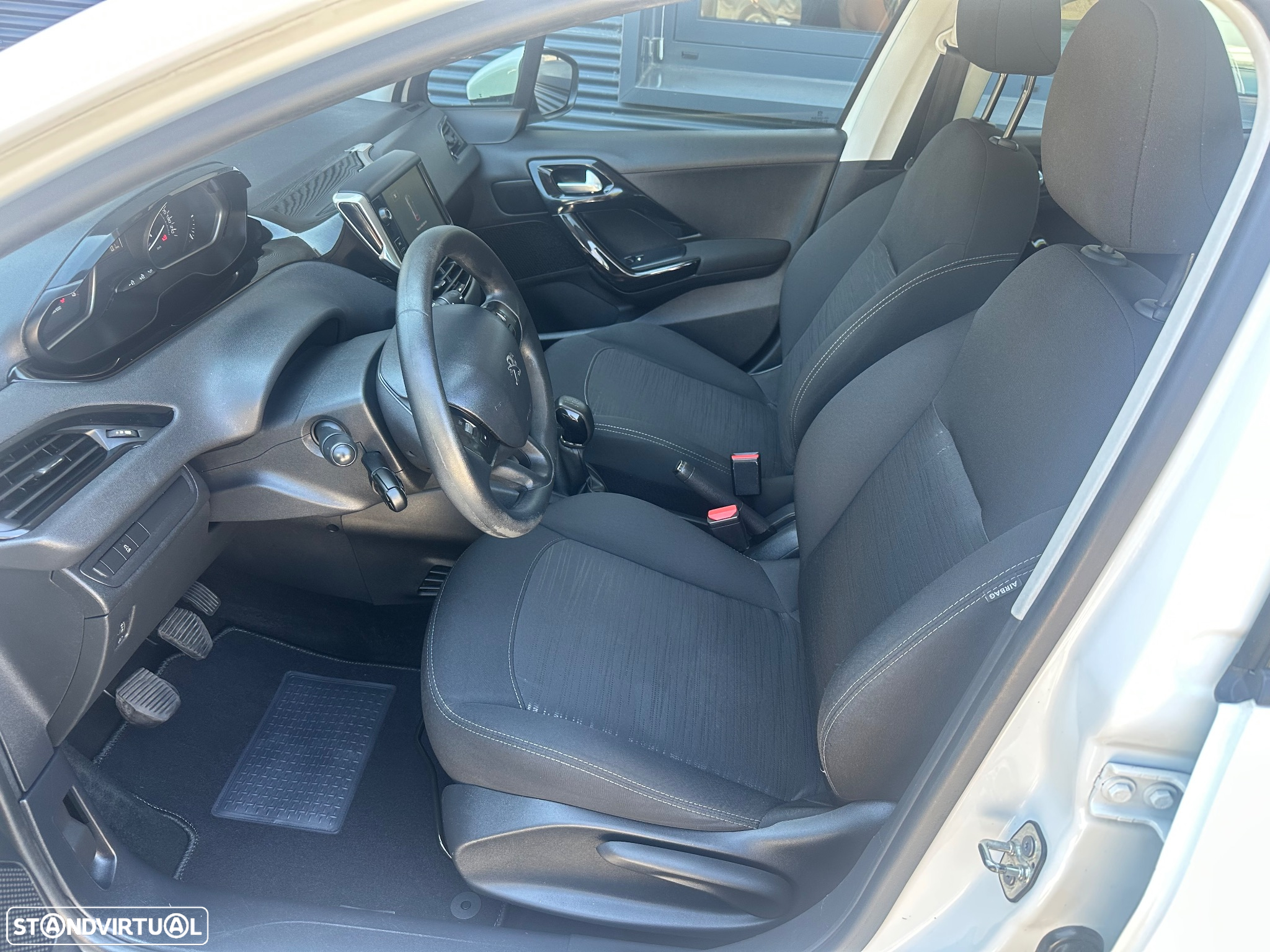 Peugeot 208 1.6 BlueHDi Style - 5