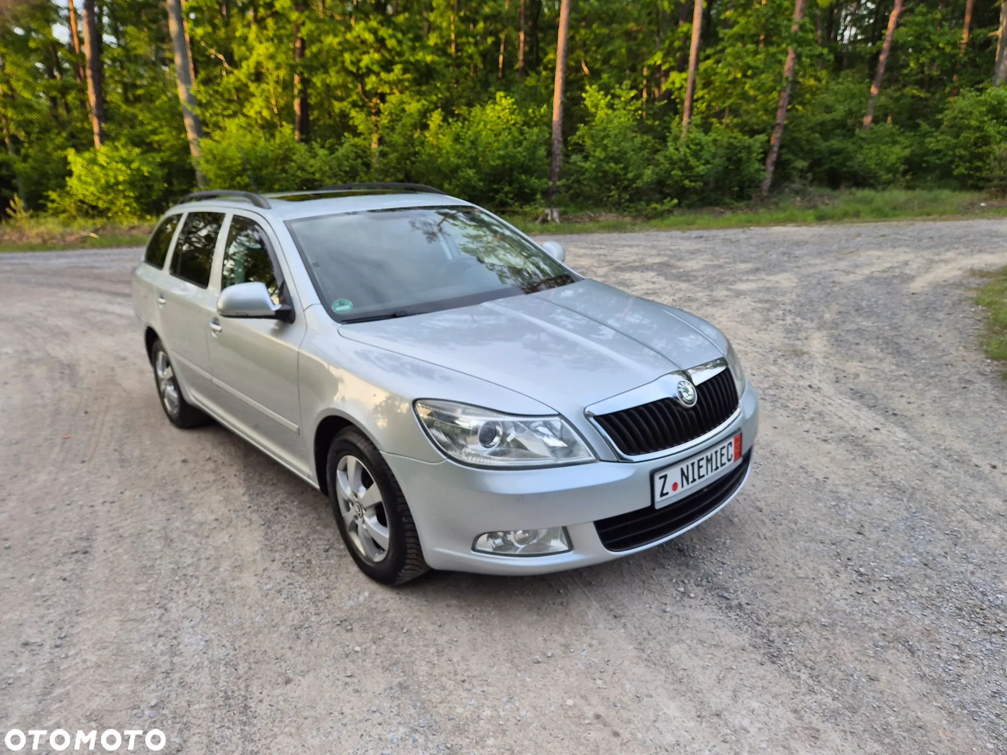 Skoda Octavia Combi 1.6 Automatik IMPULS EDITION - 1