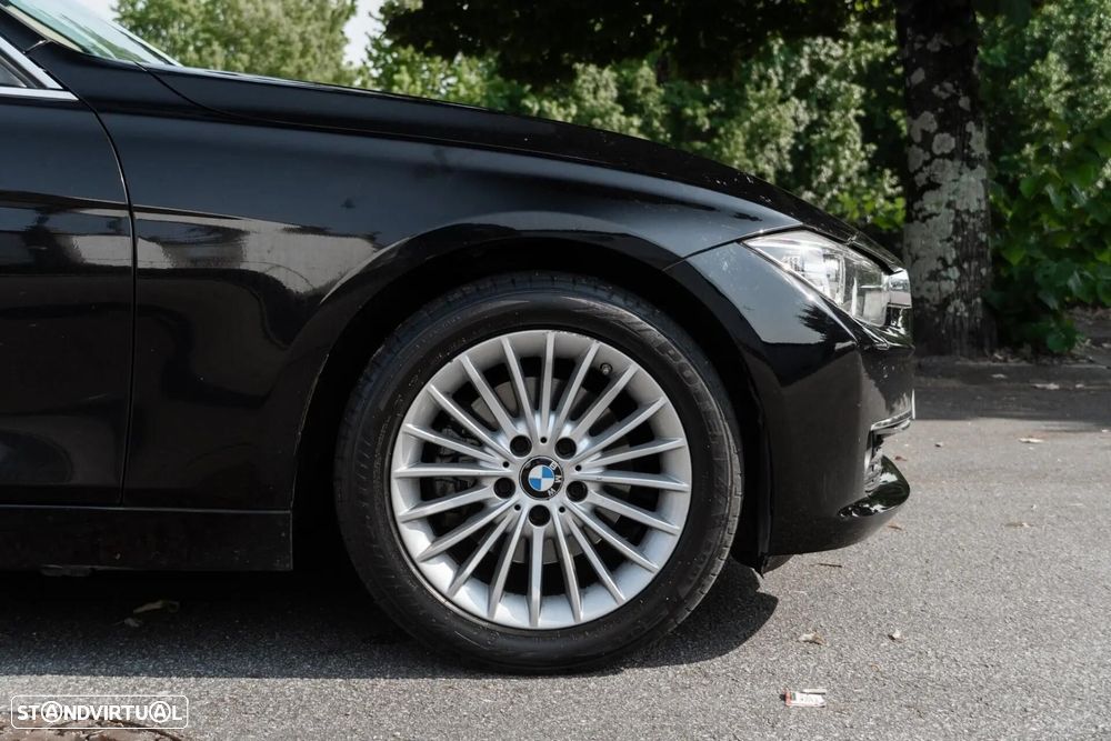 BMW 320 d xDrive Line Luxury - 32