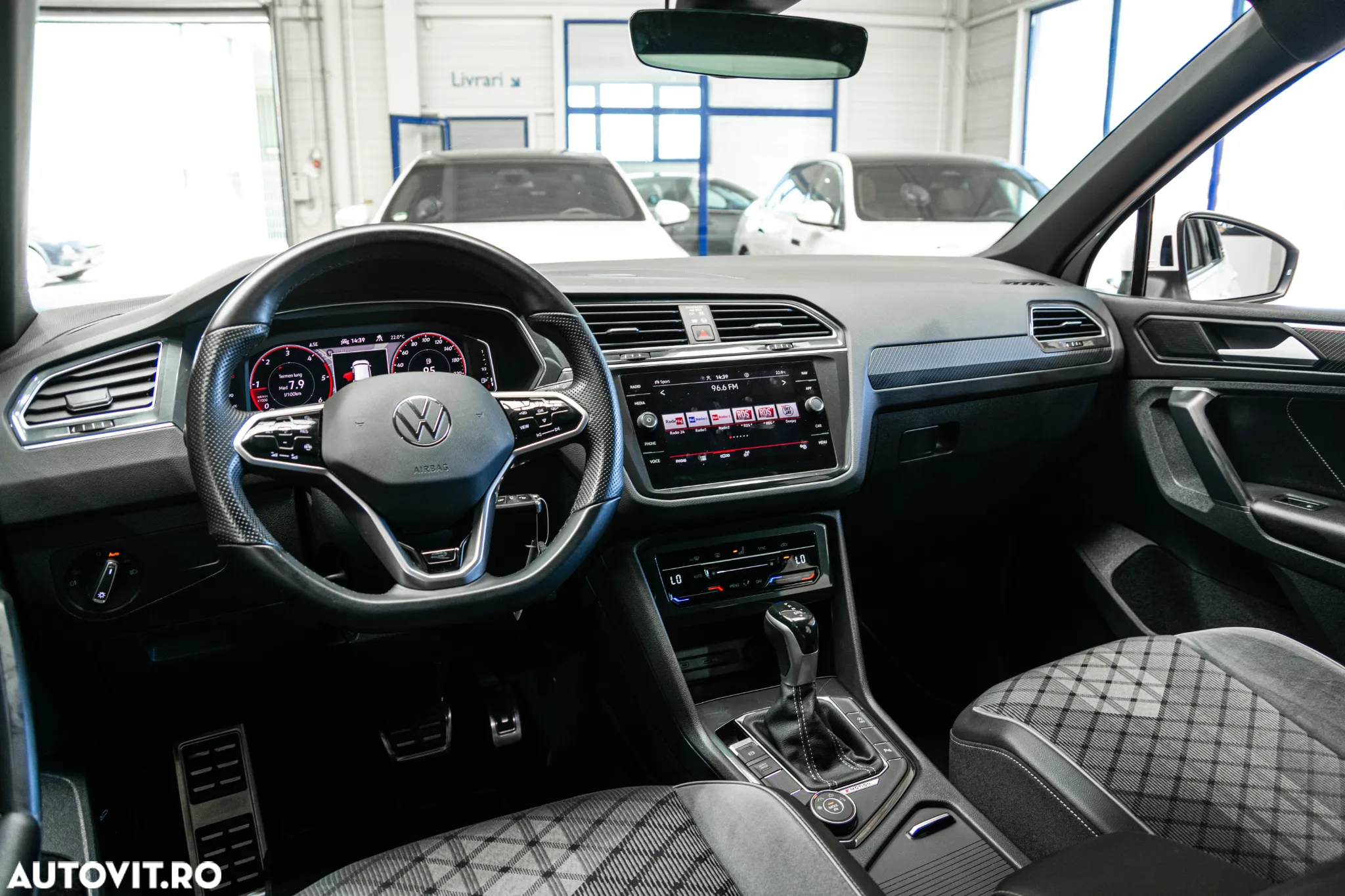 Volkswagen Tiguan 2.0 TDI SCR DSG 4Motion R-Line - 30