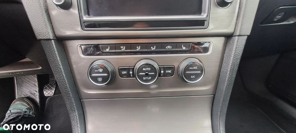 Volkswagen Golf - 23