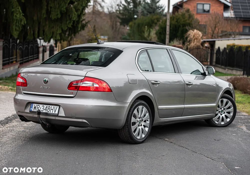 Skoda Superb 2.0 TDI DSG Elegance - 4