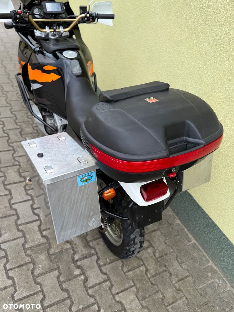 Honda XRV - 22