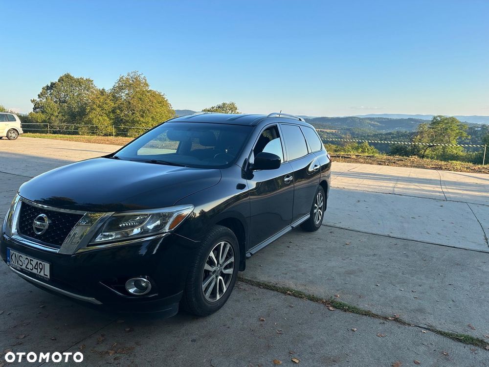 Nissan Pathfinder - 25