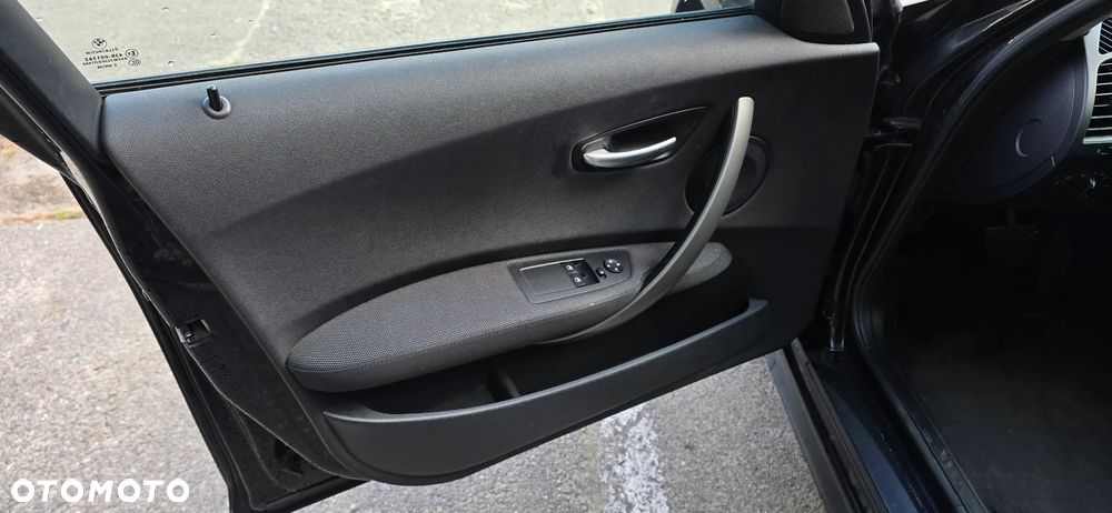 BMW Seria 1 118i - 3