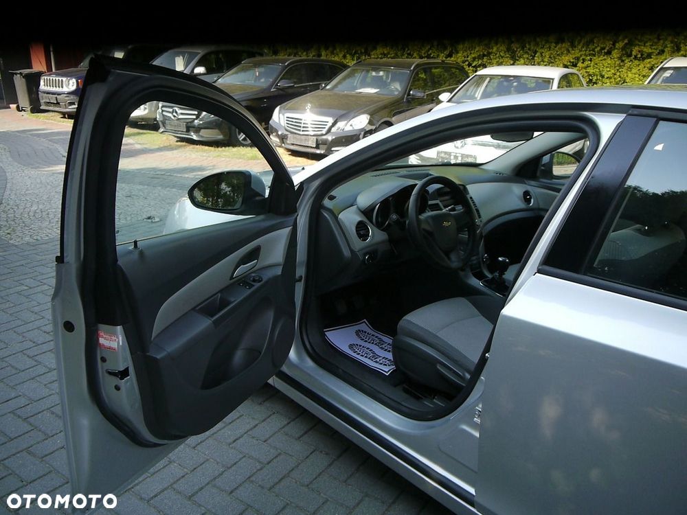 Chevrolet Cruze - 26