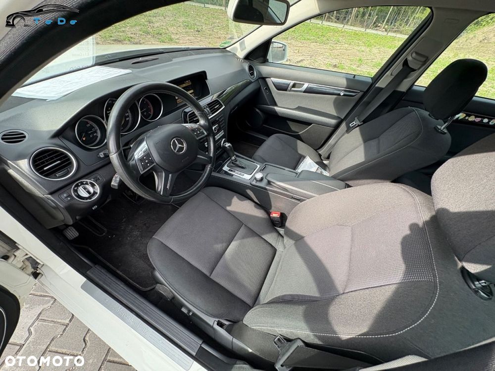 Mercedes-Benz Klasa C 200 CDI DPF (BlueEFFICIENCY) 7G-TRONIC - 22