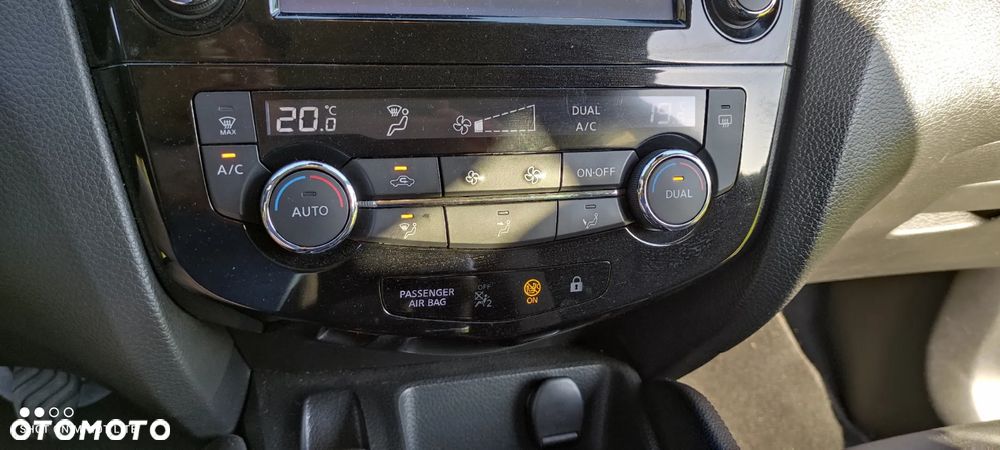 Nissan Qashqai - 25