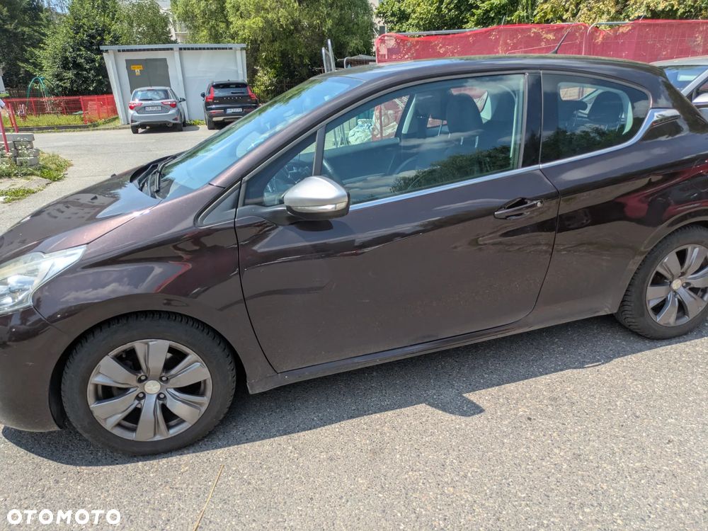 Peugeot 208 - 3
