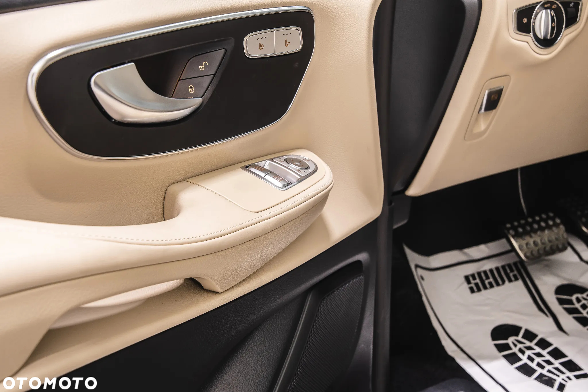 Mercedes-Benz Klasa V 300 d 4-Matic Avantgarde 9G-Tronic (d³ugi) - 16