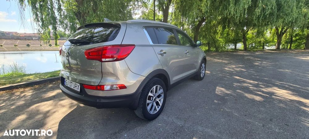 Kia Sportage 2,0 CRDI AWD Dream-Team Edition - 5