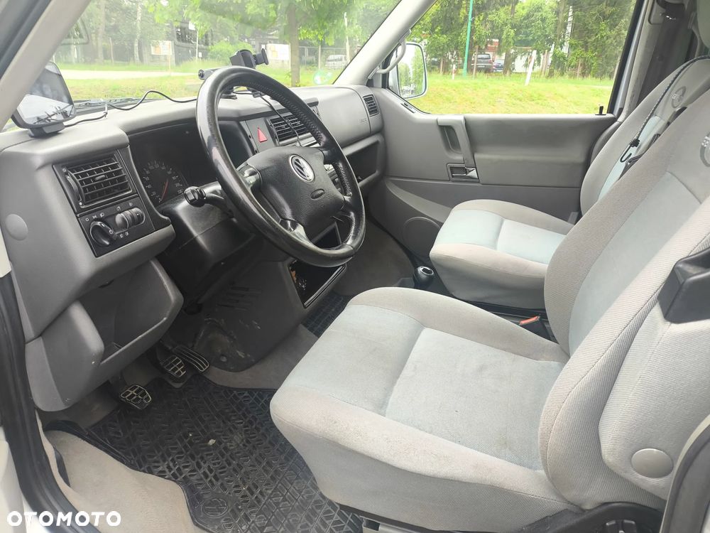 Volkswagen Multivan - 12